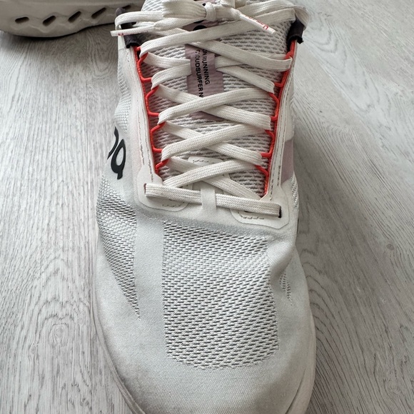 ON Running Cloudsurfer Next -?Men's White Athletic Shoes - Picture 2 of 9